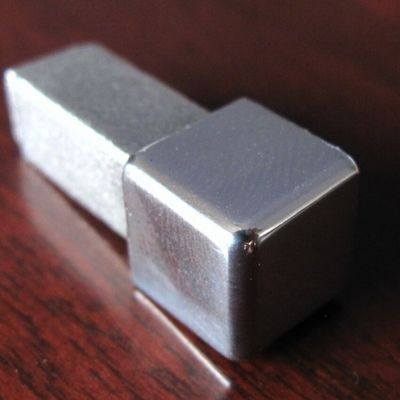 खरीदें 8 मिमी स्टेनलेस स्टील काउंटरटॉप के लिए धातु ट्रिम कोनों online manufacture